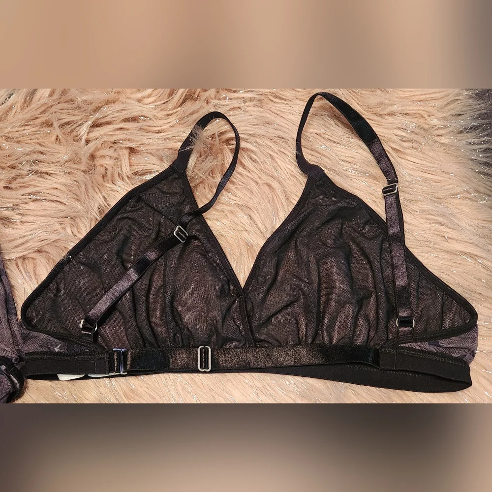 Plus Size Uye Surana BAT Lingerie Set - Picture 5 of 9